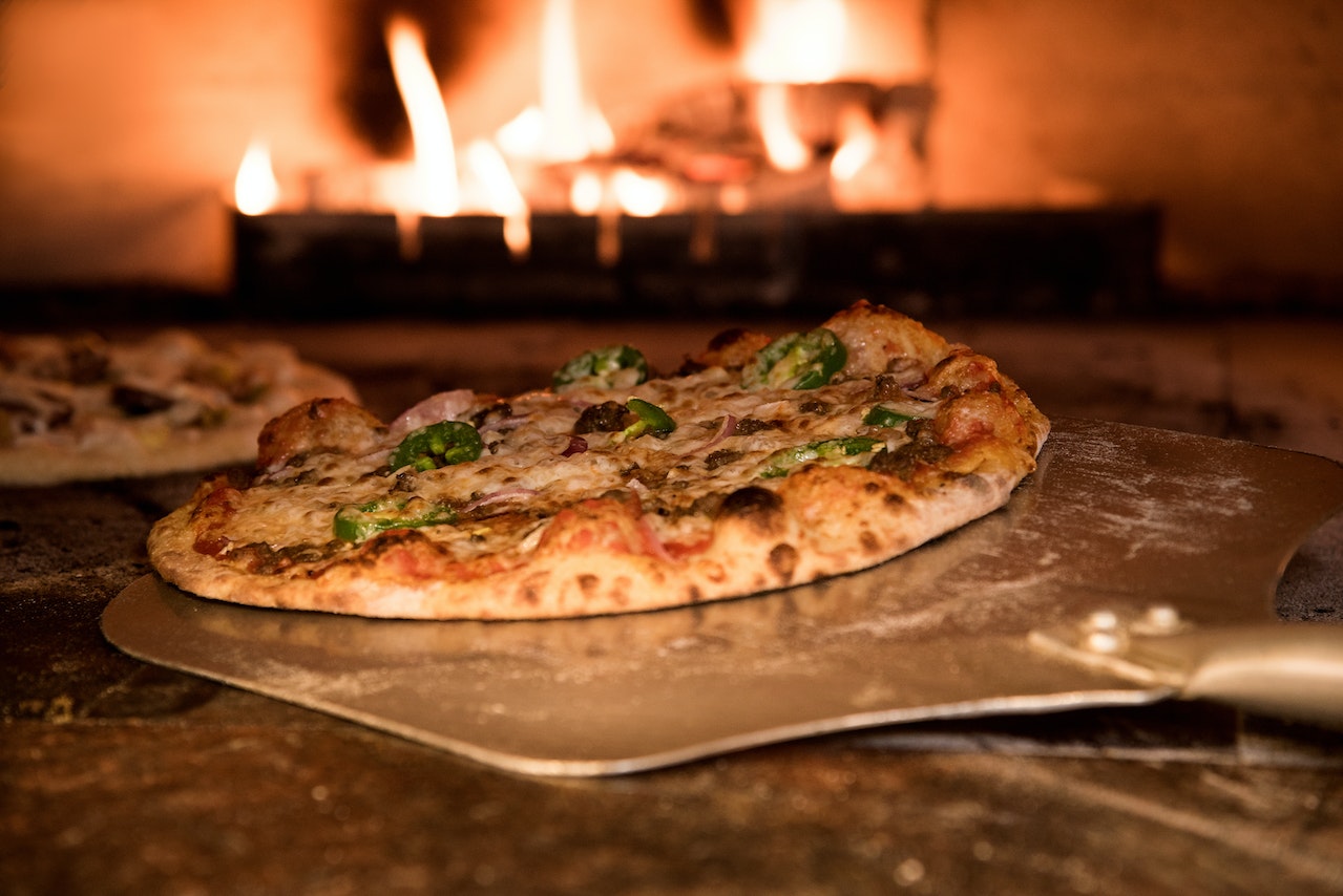 Comment Choisir le Meilleur Four à Pizza pour Votre Restaurant avec Cuisimat Groupe