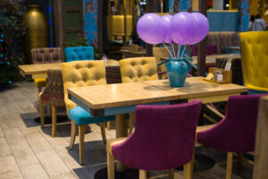 Chaises et tables professionnelles